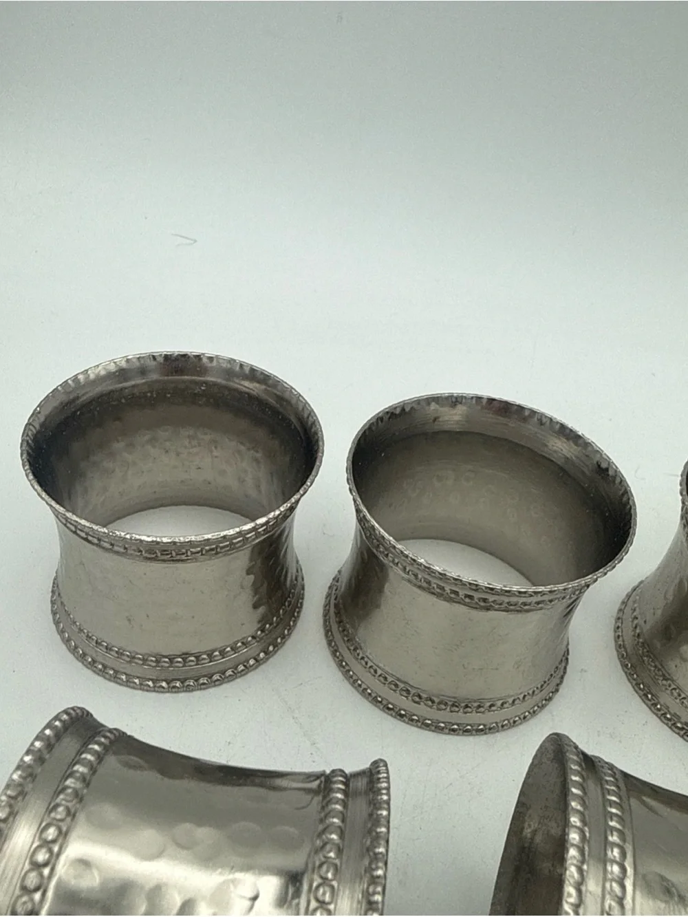 Set of 8 Hammered Silver Tone Metal Napkin Rings holders Double Beaded Rim